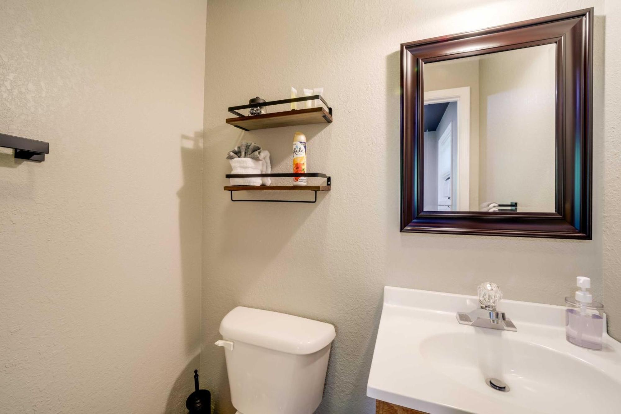 Cozy Whittier Cabin And Yard And Hot Tub, Pets Welcome Esterno foto