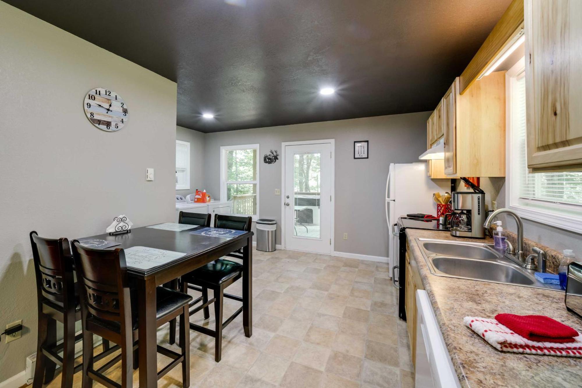 Cozy Whittier Cabin And Yard And Hot Tub, Pets Welcome Esterno foto