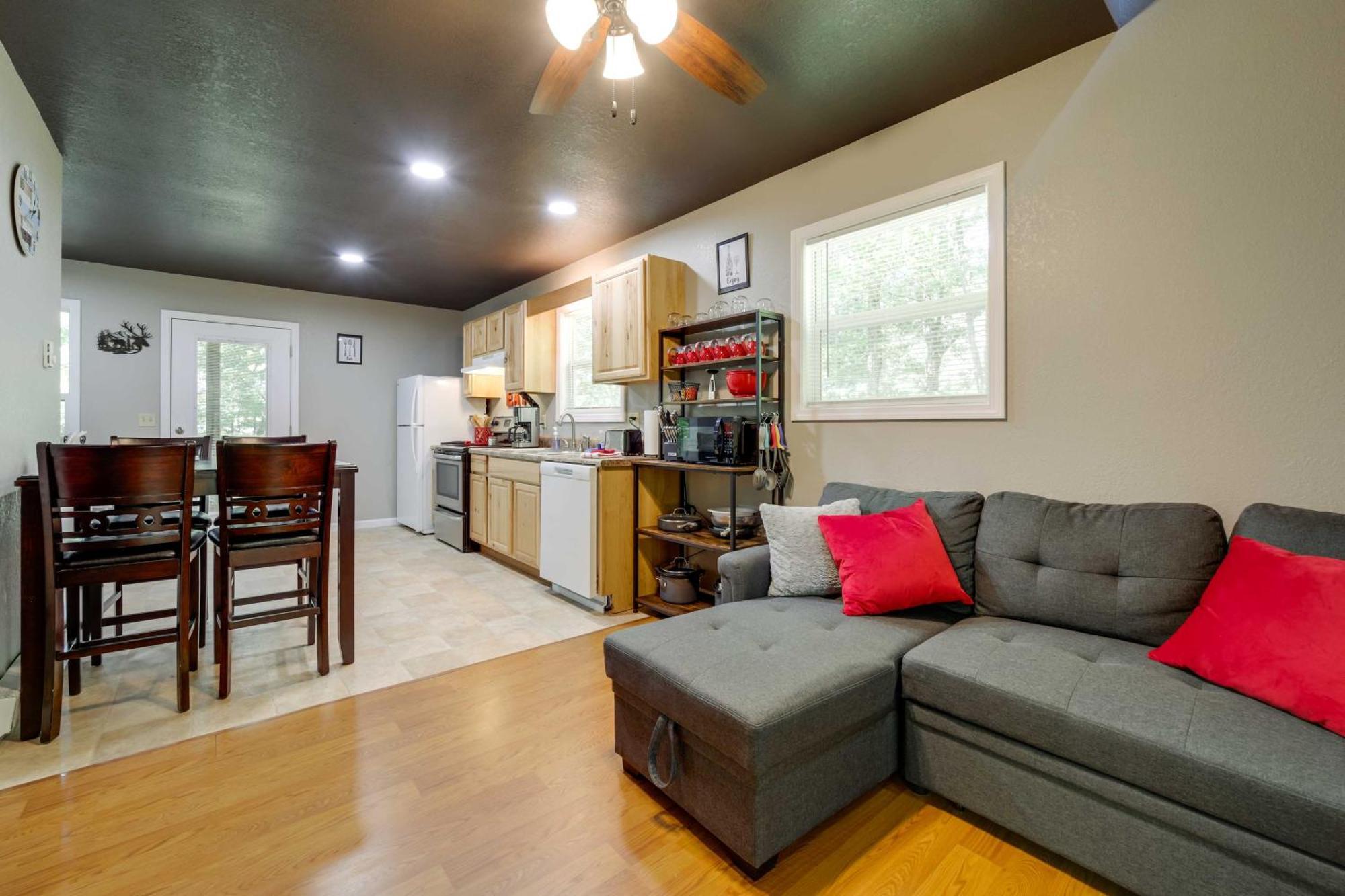 Cozy Whittier Cabin And Yard And Hot Tub, Pets Welcome Esterno foto