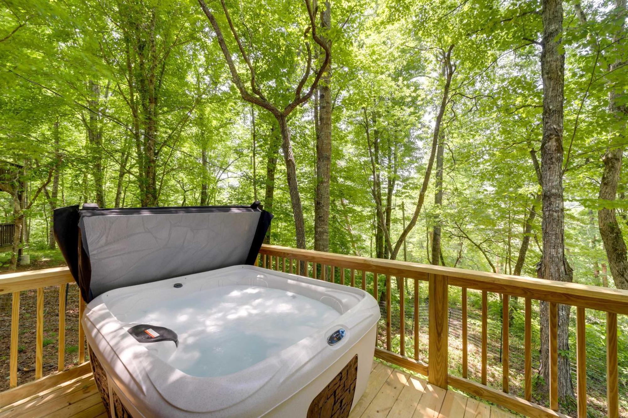 Cozy Whittier Cabin And Yard And Hot Tub, Pets Welcome Esterno foto