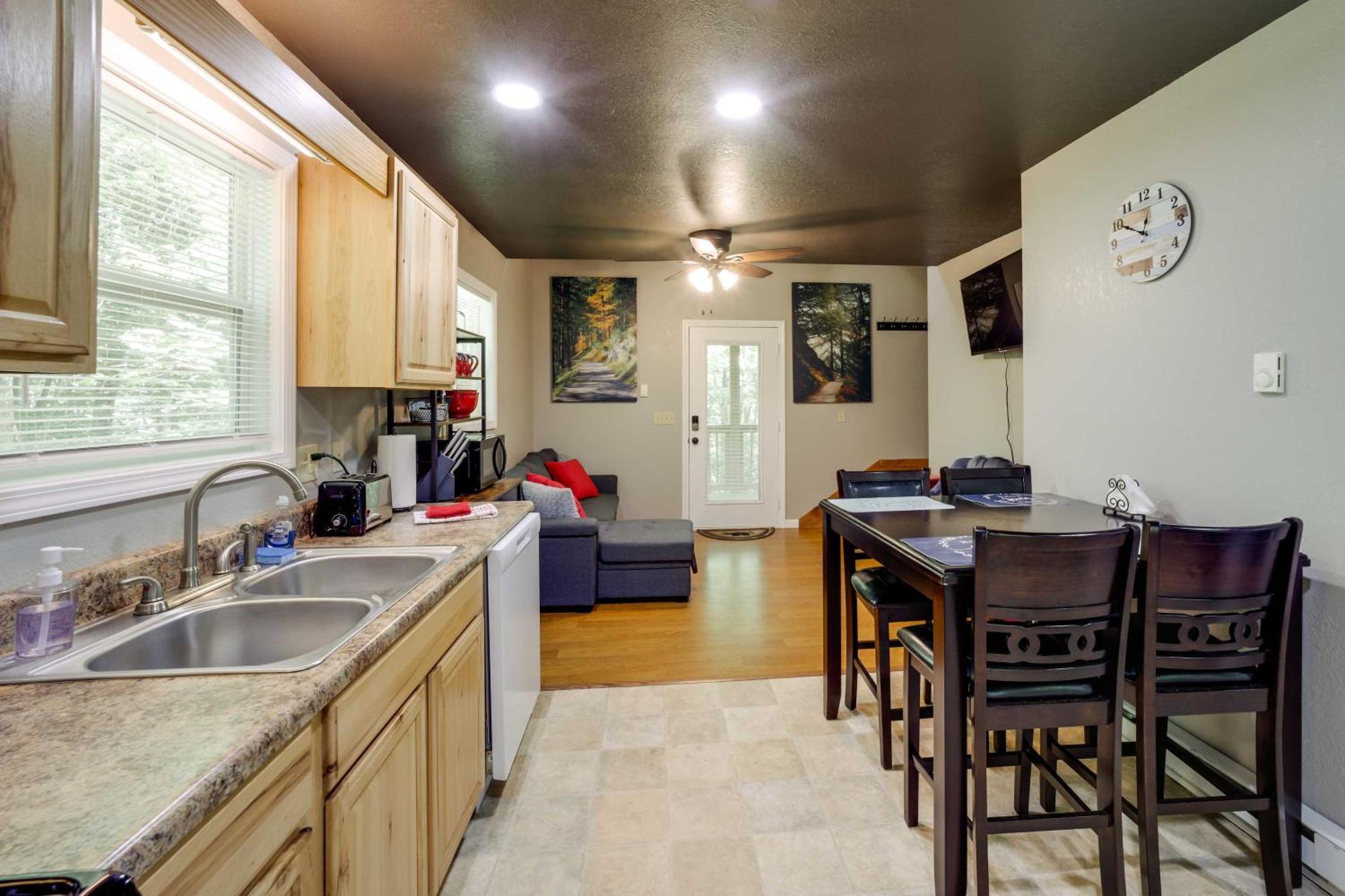 Cozy Whittier Cabin And Yard And Hot Tub, Pets Welcome Esterno foto
