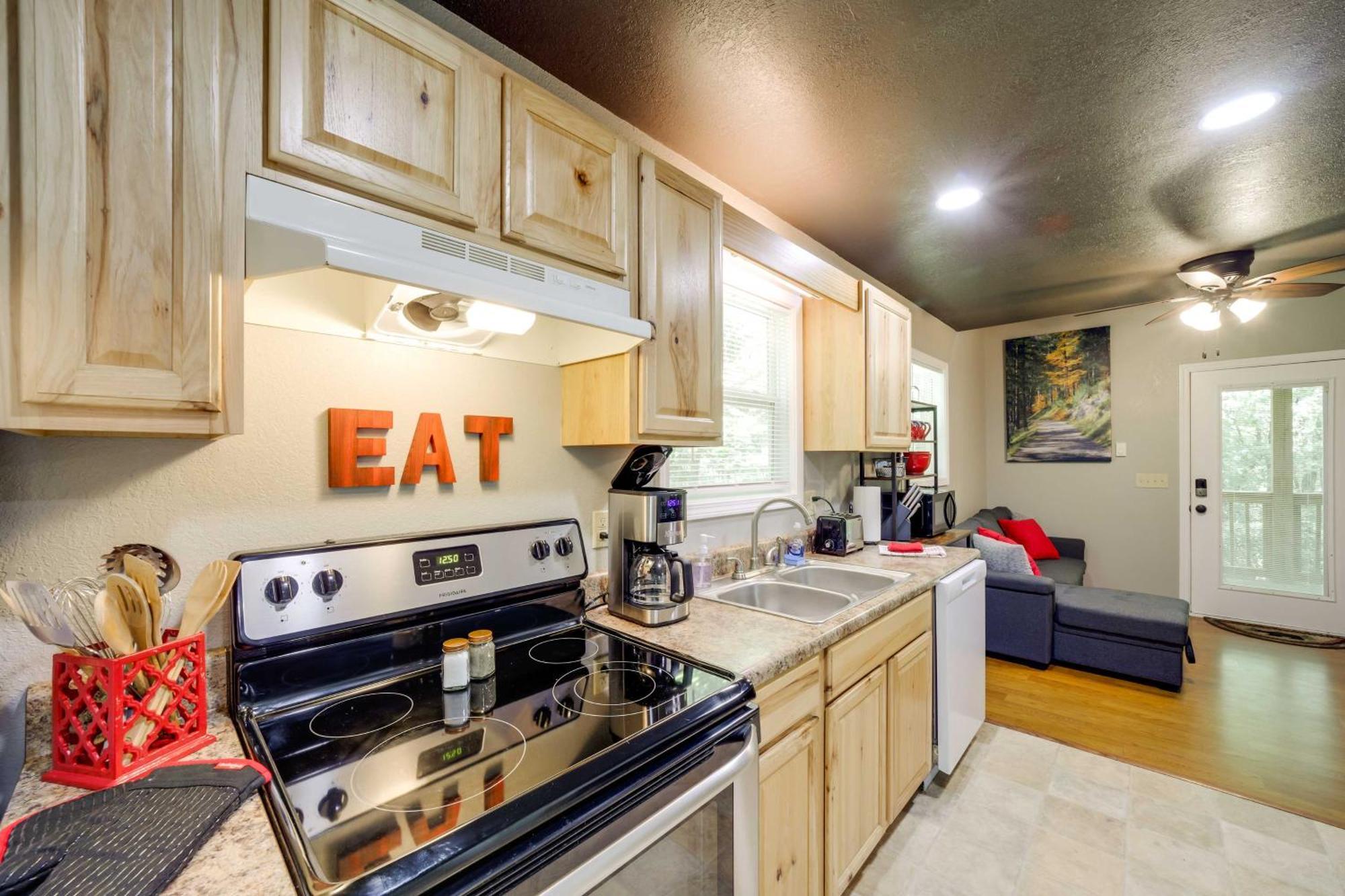Cozy Whittier Cabin And Yard And Hot Tub, Pets Welcome Esterno foto