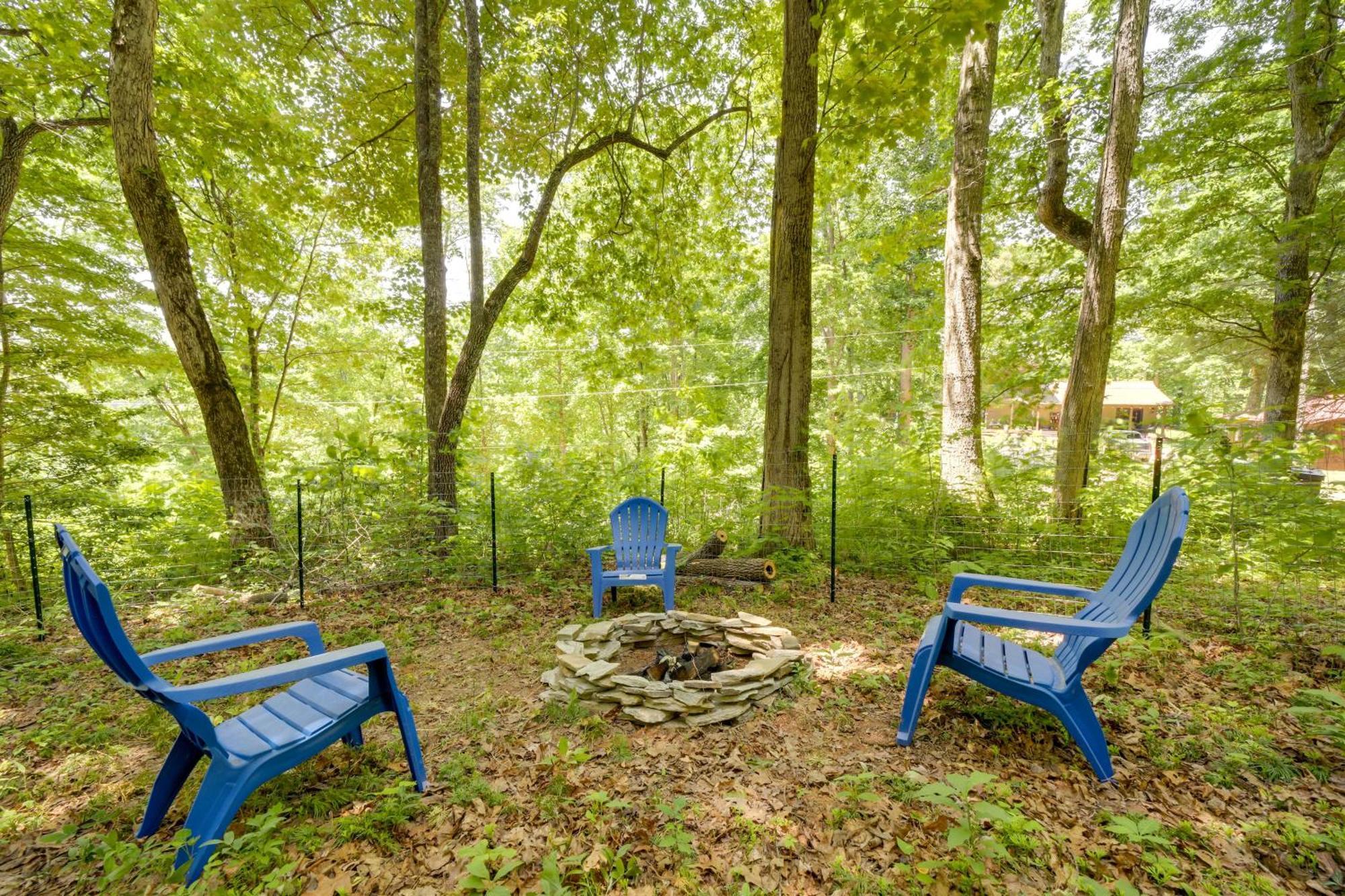 Cozy Whittier Cabin And Yard And Hot Tub, Pets Welcome Esterno foto