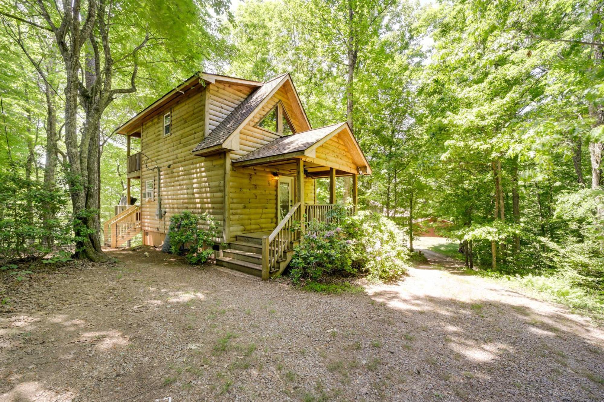 Cozy Whittier Cabin And Yard And Hot Tub, Pets Welcome Esterno foto
